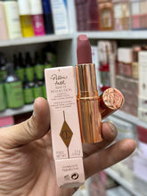 Load image into Gallery viewer, Charlotte Tilbury Matte Lipstick - PILLOW TALK MEDIUM/MOYEN